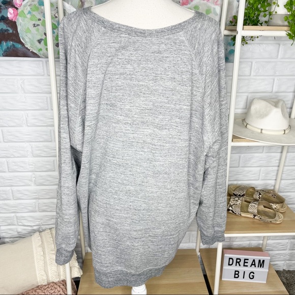 Wildfox Grey “Pour Favor” Oversized Graphic Sweatshirt Size XL - Picture 4 of 5